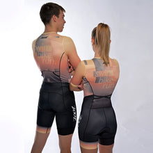 Laden Sie das Bild in den Galerie-Viewer, Zoot/DTU Triathloneinteiler Aero Full Zip "Tri Earth (Desert)" Damen