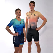 Laden Sie das Bild in den Galerie-Viewer, Zoot/DTU Triathloneinteiler Aero Full Zip "Tri Earth (Desert)" Herren