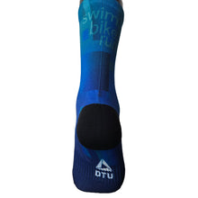 Laden Sie das Bild in den Galerie-Viewer, Zoot/DTU Socken "Tri Earth (Ocean)"