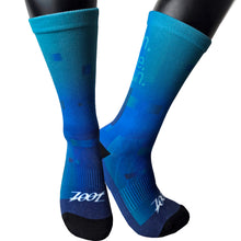 Laden Sie das Bild in den Galerie-Viewer, Zoot/DTU Socken "Tri Earth (Ocean)"