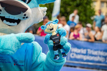 Laden Sie das Bild in den Galerie-Viewer, TRINITY-Plüschtier